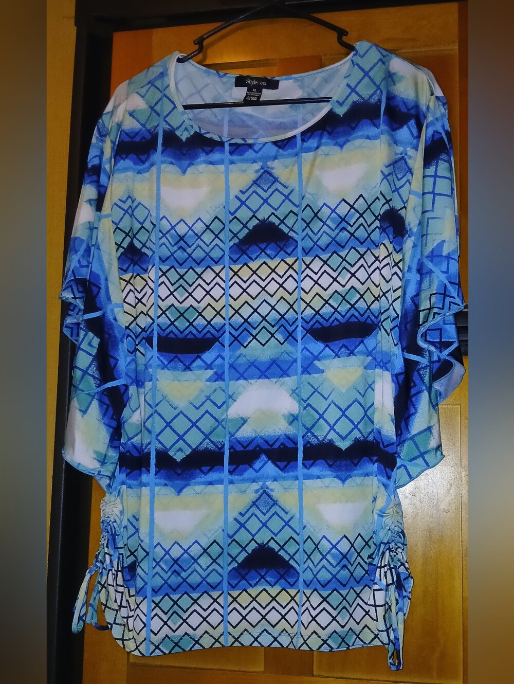 Women's STYLE & CO 1X Top Blouse Shirt Bat Sleeves Geometric Print Multicolored